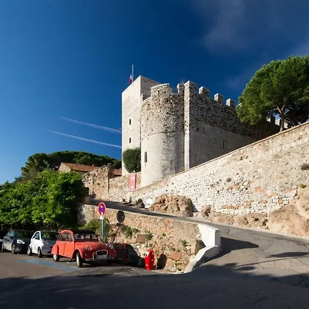 Apartament Nice Studio With Mezzanine For 4 People In Center Cannes