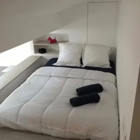 Nice Studio With Mezzanine For 4 People In Center * Cannes